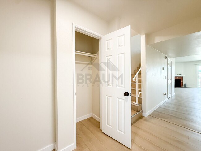 Foto del edificio - 11839 Burbank Blvd