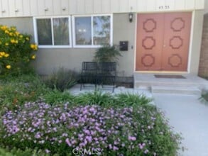 Building Photo - 4555 Larwin Ave