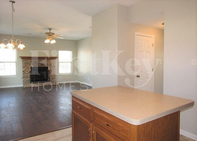 Foto del edificio - 1780 White Oak Way