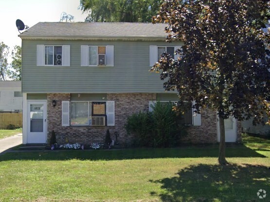 Building Photo - Hancock Duplex Apartments