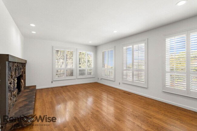 Building Photo - 3210 Brittan Ave
