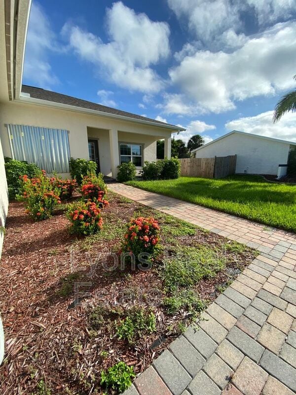 Building Photo - 18463 Van Nuys Cir