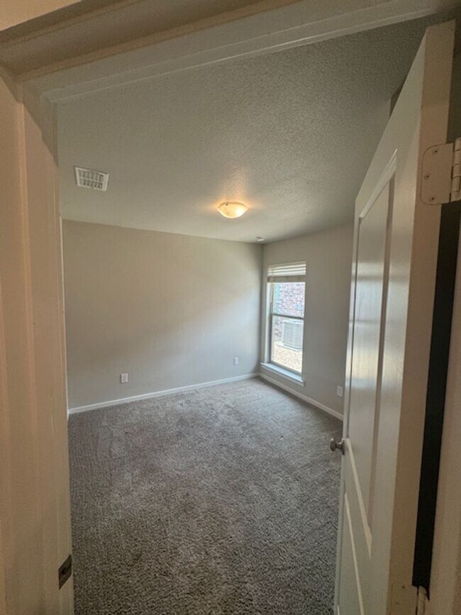 Foto del edificio - 9706 Saratoga Ave