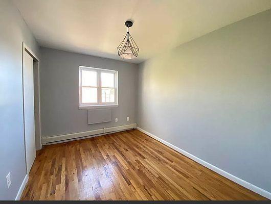 Foto del edificio - 3 bedroom in Bronx NY 10465