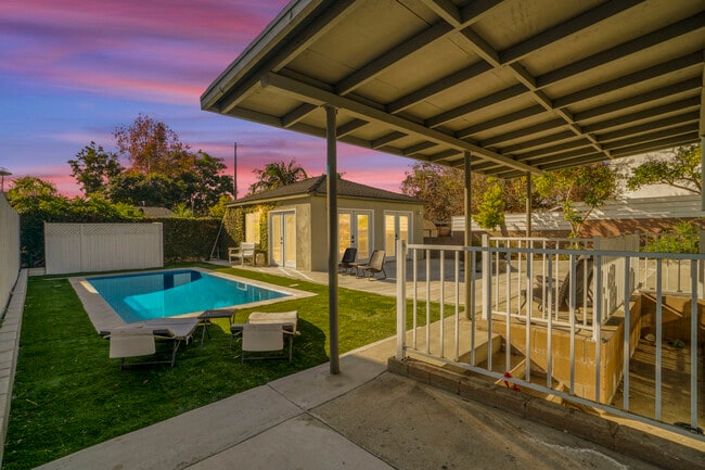 Photo - 1524 E Mariposa Ave House