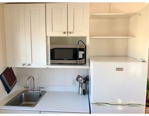 Foto del edificio - 8 Deerfield St