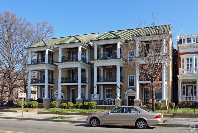 Building Photo - 2516 W Grace St