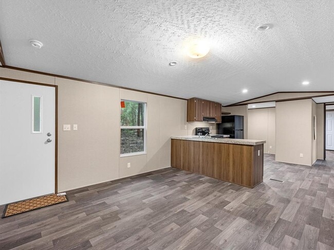 Building Photo - 8636 Yellow Poplar Ln