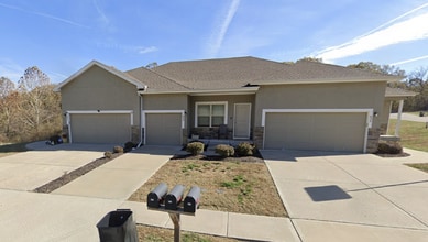 Building Photo - 633 N 74 St