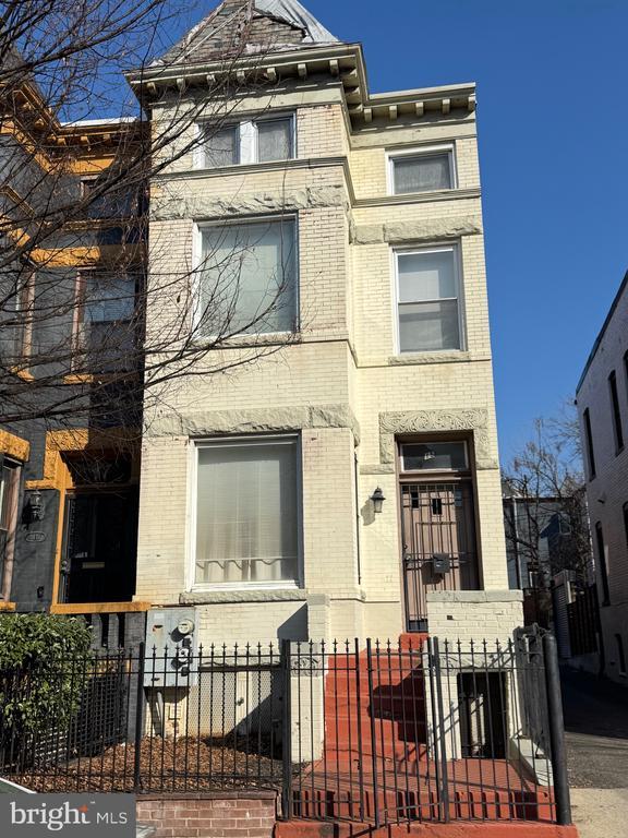 Building Photo - 15 Seaton Pl NW