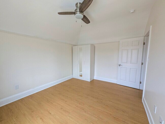 Foto del edificio - 2627 S Catalina St