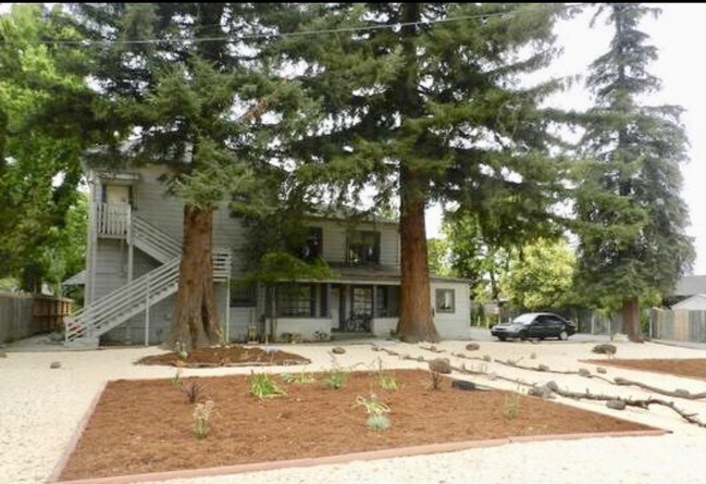 Building Photo - 1050 Central Ave