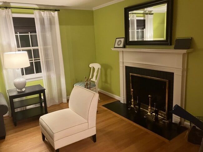 Living room access - 3741 4th St N