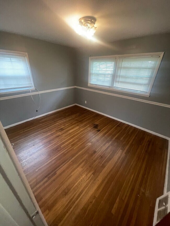 Foto del edificio - 3 Bed 1 Bath Singe Family Home Ready for Move in!!