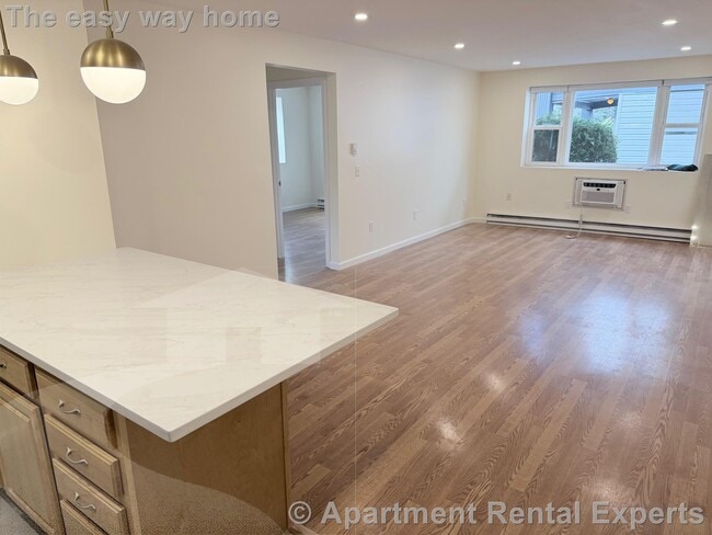 Photo - 104 Trowbridge St Apartment