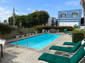 Building Photo - 22 Navy St Building Photo - 22 Navy St