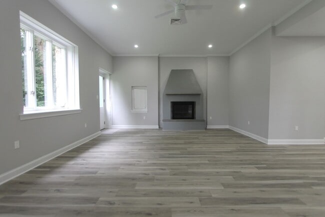 Building Photo - Stunning house on the ground of the Awbury Arboretum