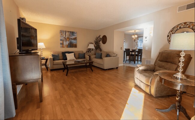 Foto del edificio - 5515 Country Dr