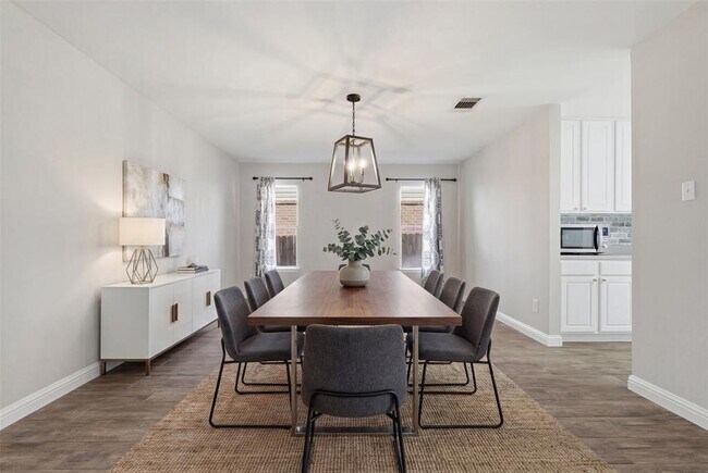 Building Photo - 1715 Ruthie Run