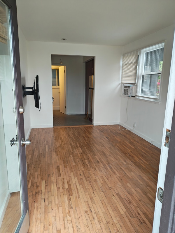 Building Photo - 250 3rd Ave