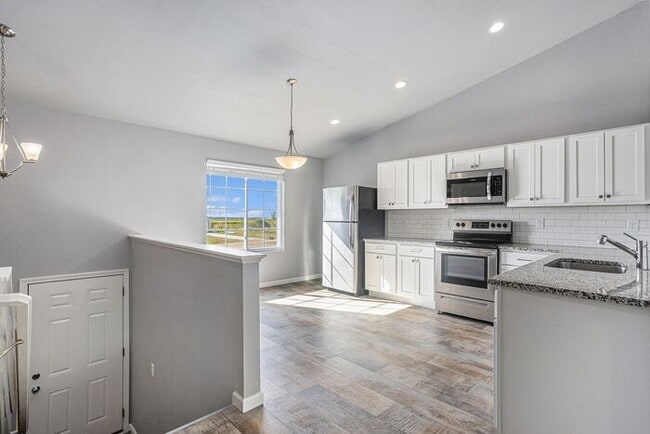 Building Photo - 2414 Gemstone Ct
