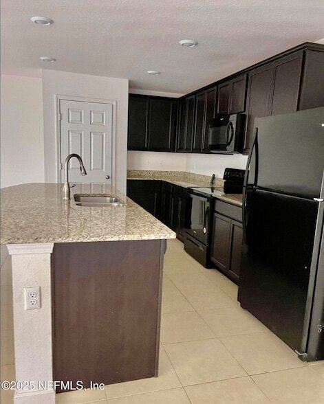 Building Photo - 8709 Lake George Cir E