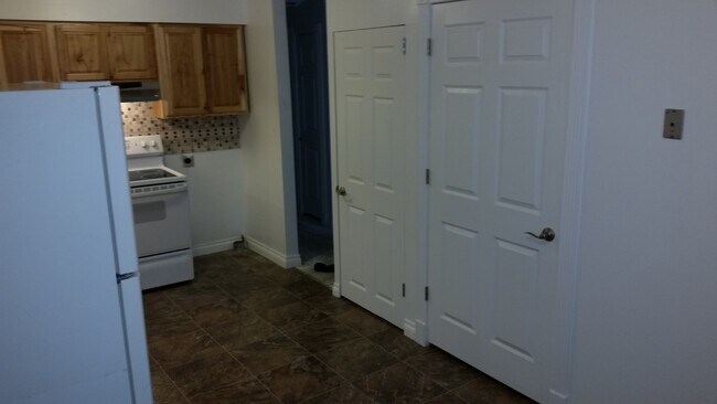 Foto del edificio - 314 W Center St