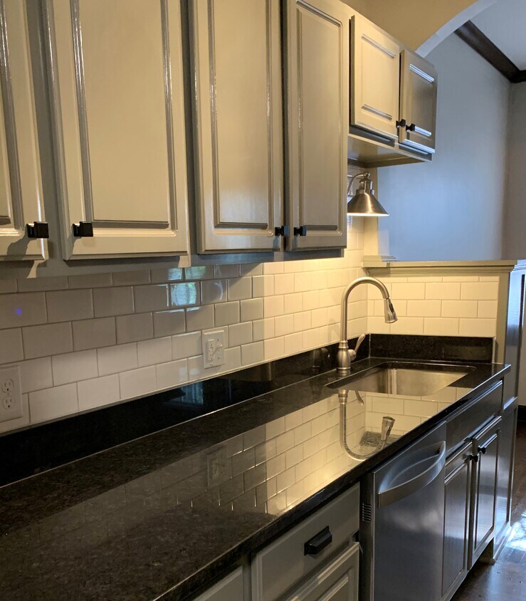 Foto principal - 2030 N Delaware St