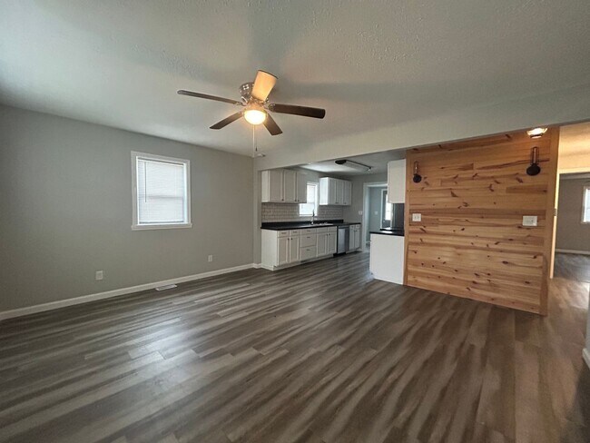 Foto del edificio - Updated 3 Bedroom 1 Bath House