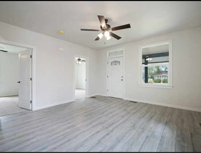Building Photo - 303 Belford Ave
