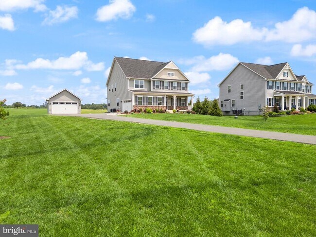 Foto del edificio - 12914 Hazelwood Dr