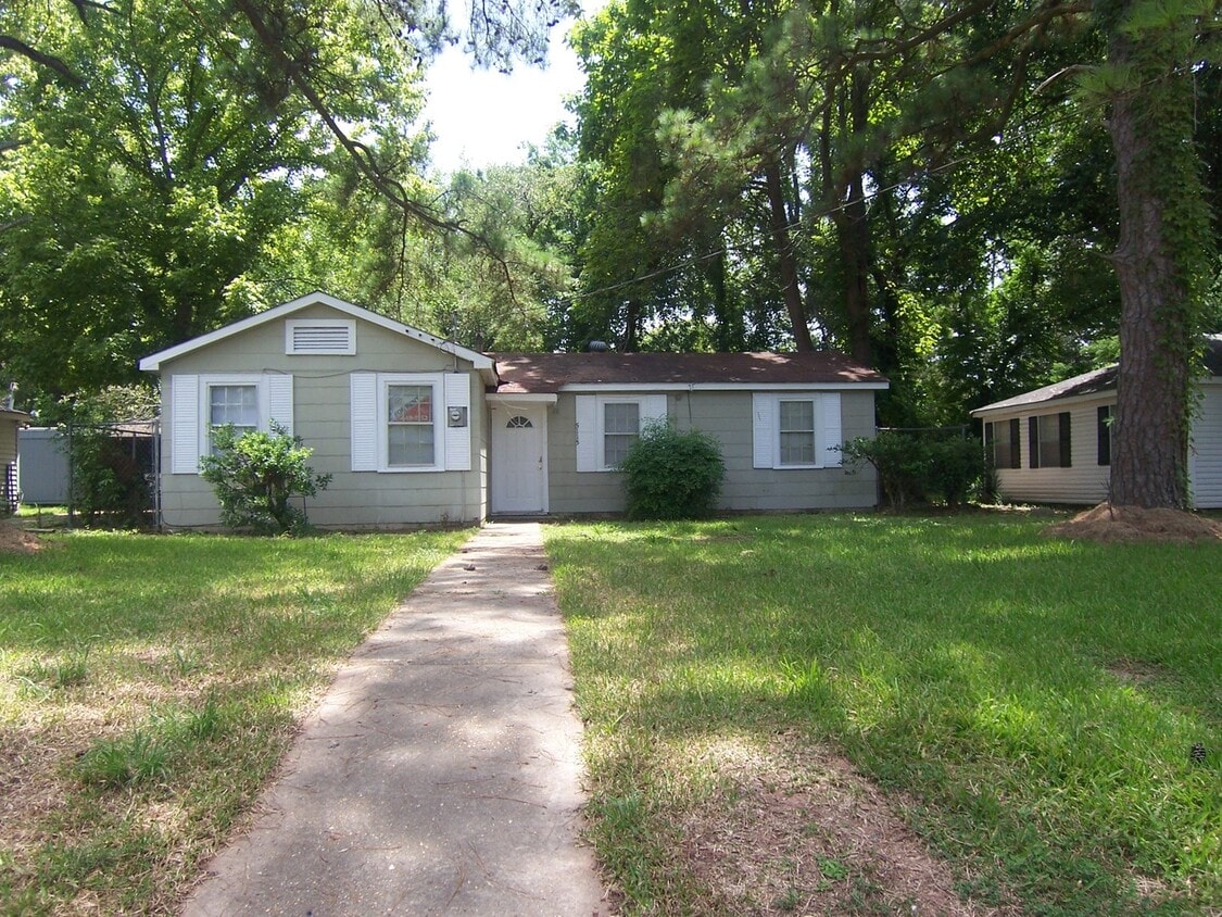 Building Photo - ****5115 Broadmoore Ct. - Alexandria off Rutland Rd