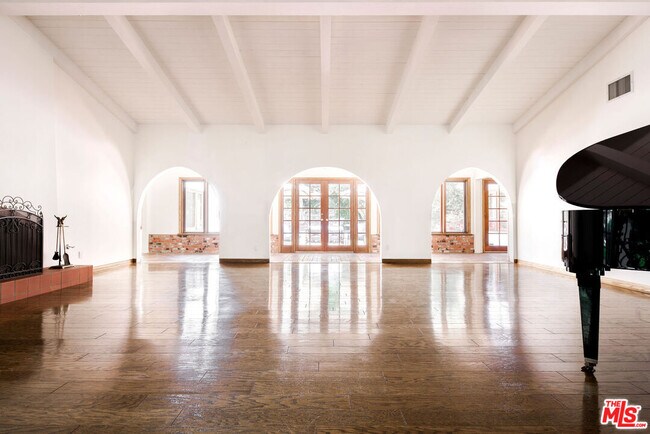 Foto del edificio - 6138 Ramirez Canyon Rd