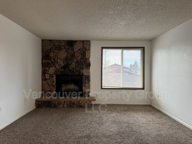 Building Photo - 5415 NE 34th St