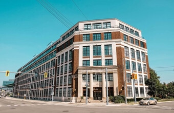 Building Photo - 404 King St W