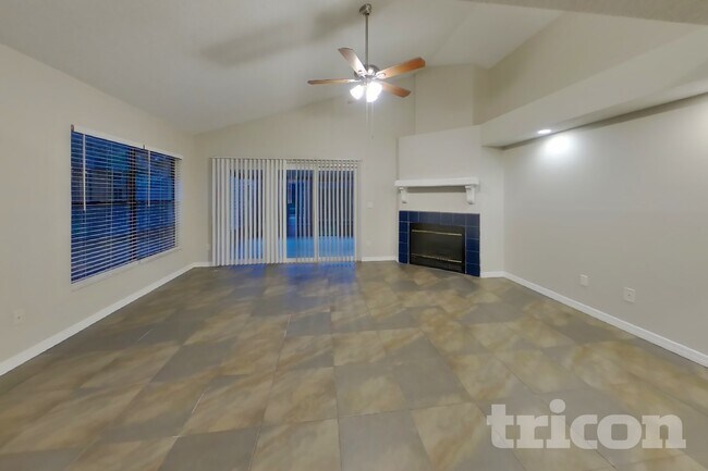 Foto del edificio - 419 E Springtree Way