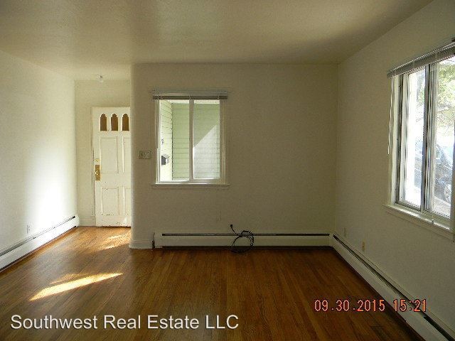 Building Photo - 2 br, 1 bath House - 833 Connecticut