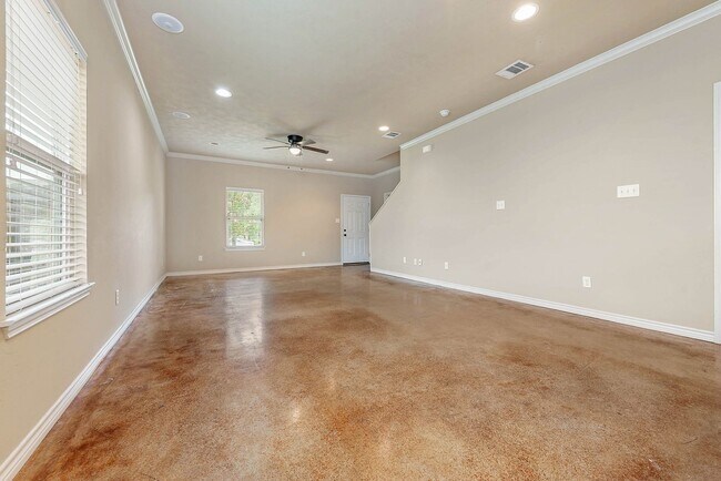 Foto del edificio - Beautiful 4 Bed, 4 Bath Home!