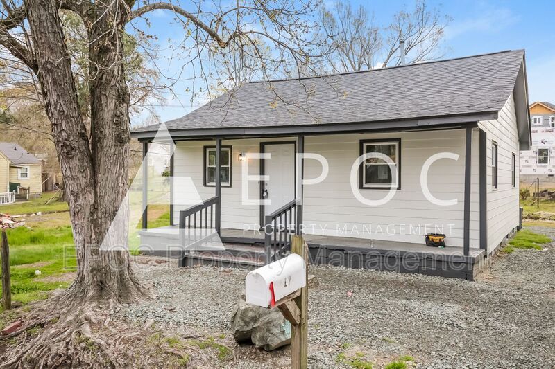 Primary Photo - 617 Dailey St