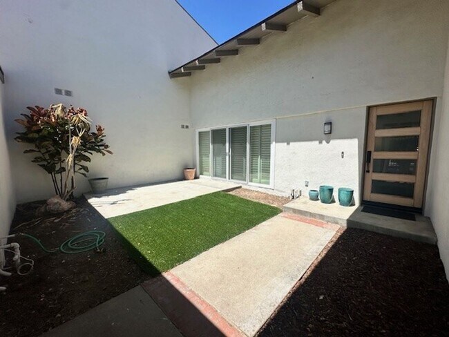 Foto del edificio - Stylish Camarillo Retreat for Lease