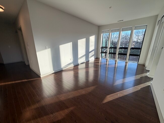 Building Photo - 40A Marion St