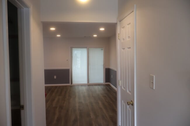 Building Photo - 7617 Swan Terrace