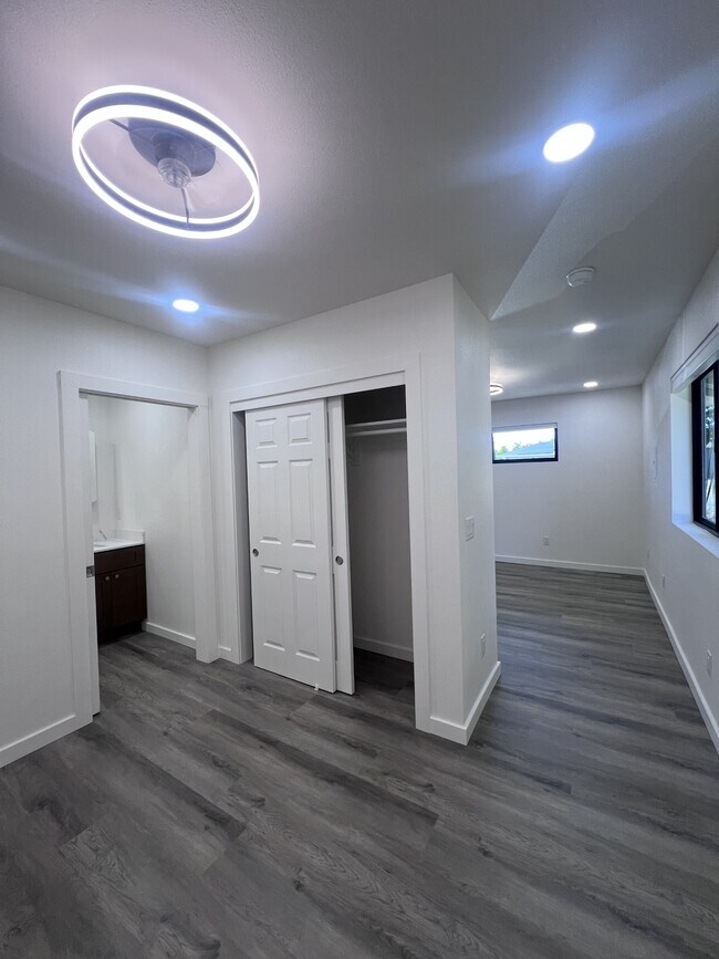 Foto del edificio - 837 Walnut Ln