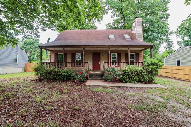 Building Photo - -- Available Now!  Spacious 4 Bed 2 Bath C...