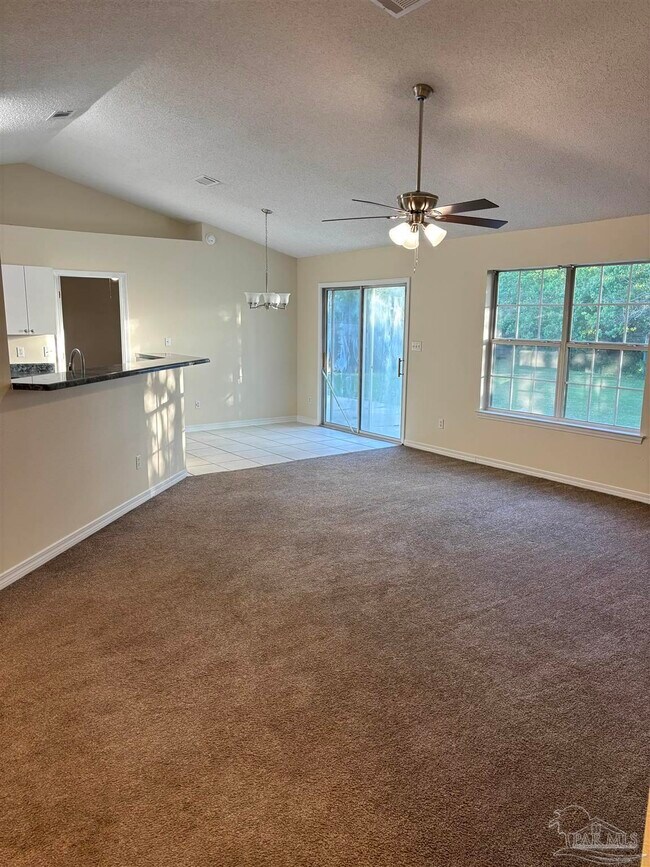 Foto del edificio - 1607 Dee's Rd