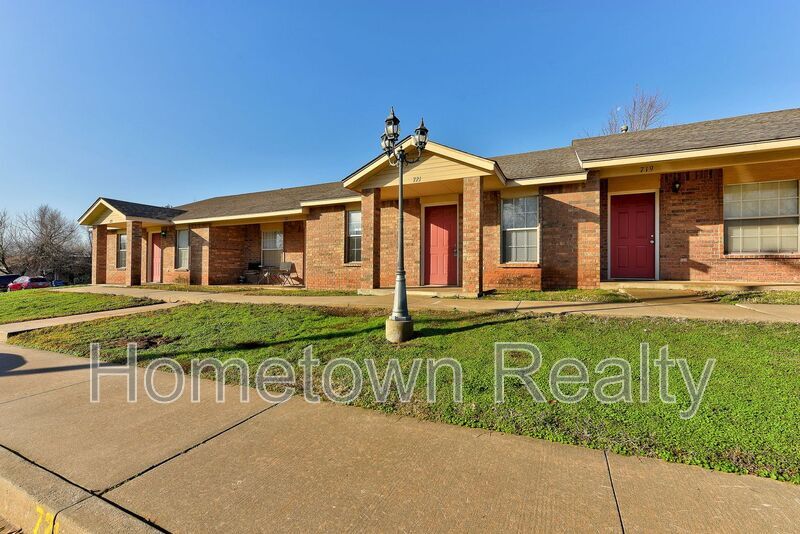 Foto principal - 717 S Locust St
