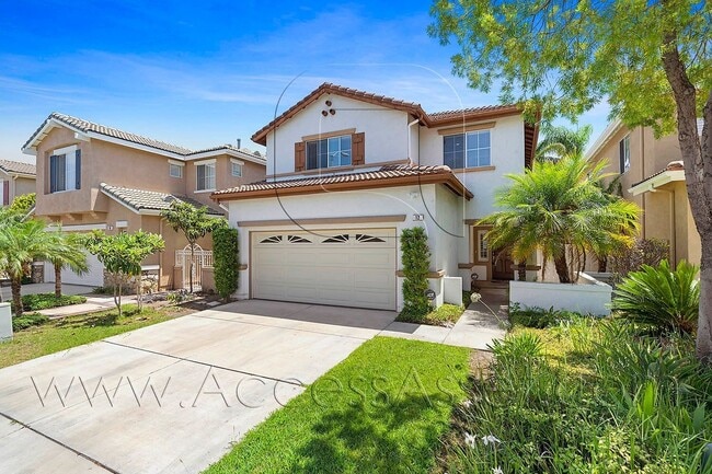 Building Photo - Gorgeous Two-Story 4 Bed/2.5 Bath Home Loc...