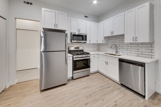 Foto del edificio - 2029 N Damen Ave