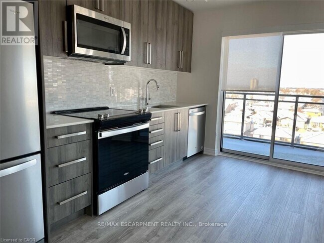 Building Photo - 121 Hwy 8
