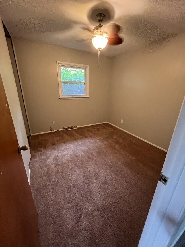Building Photo - 3634 Nebraska Dr